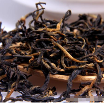 是不是红茶汤色、叶底越红越好？